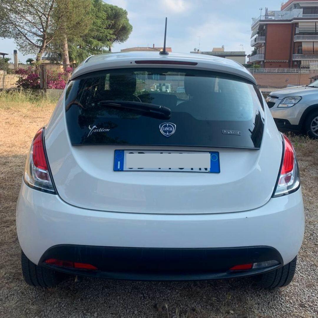 Lancia Ypsilon 1.0 hybrid Silver KM REALI