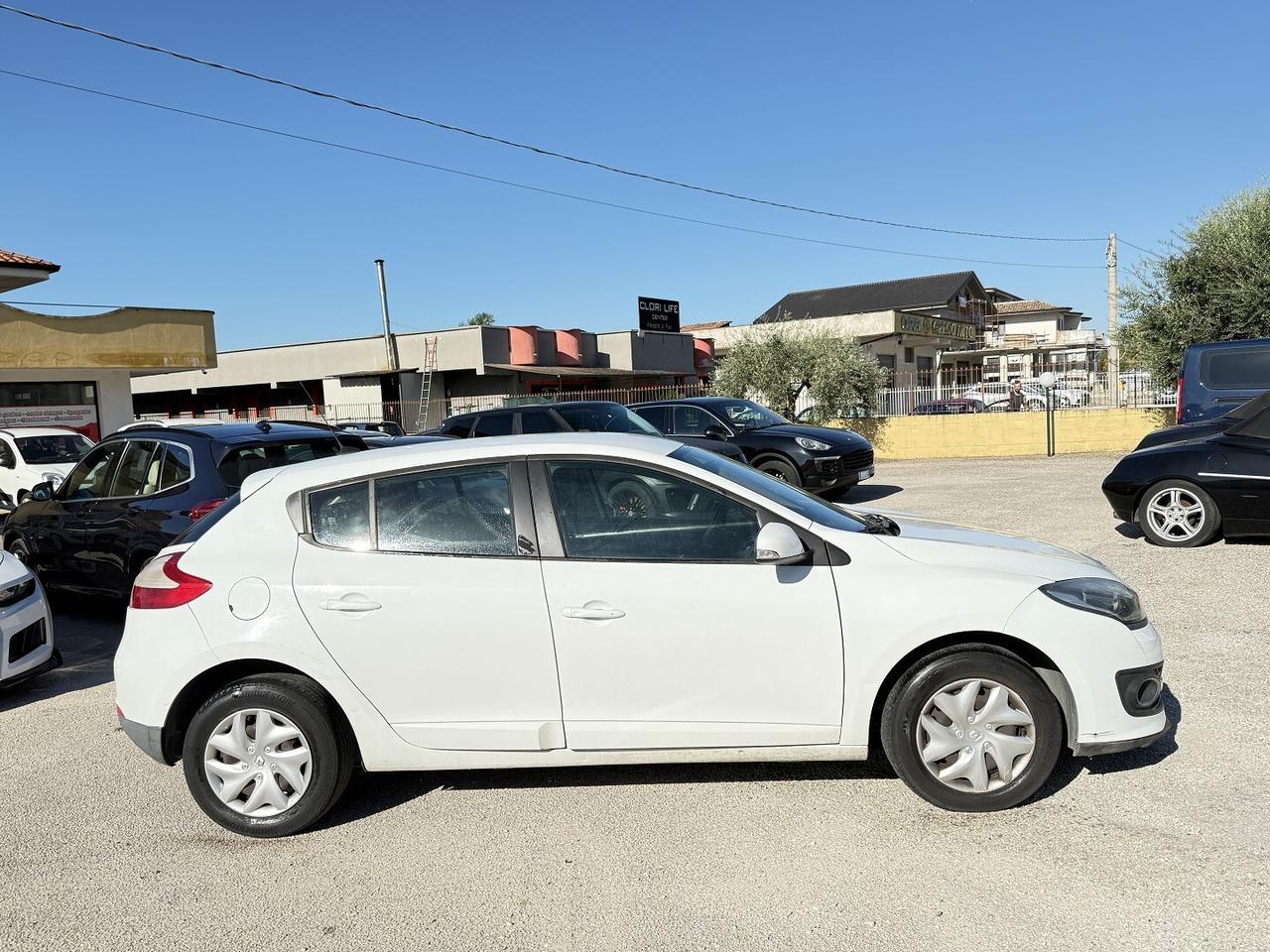 RENAULT MEGANE 1.5 DCI ADATTA NEOPATENTATI