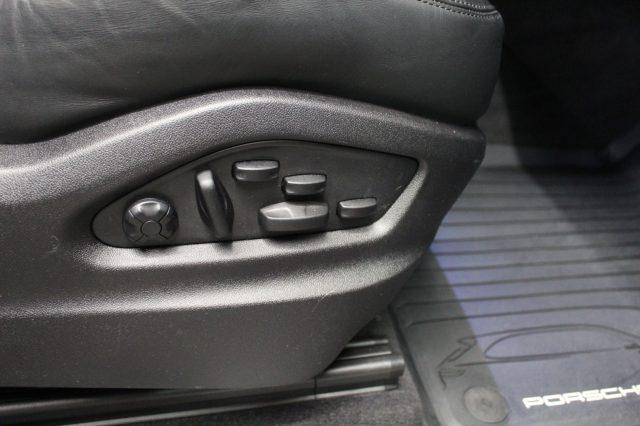 PORSCHE Cayenne Coupé 3.0 V6 340 CV Pack Sport Design