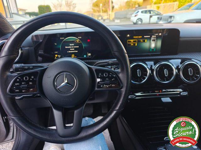 MERCEDES-BENZ A 180 d Automatic Premium
