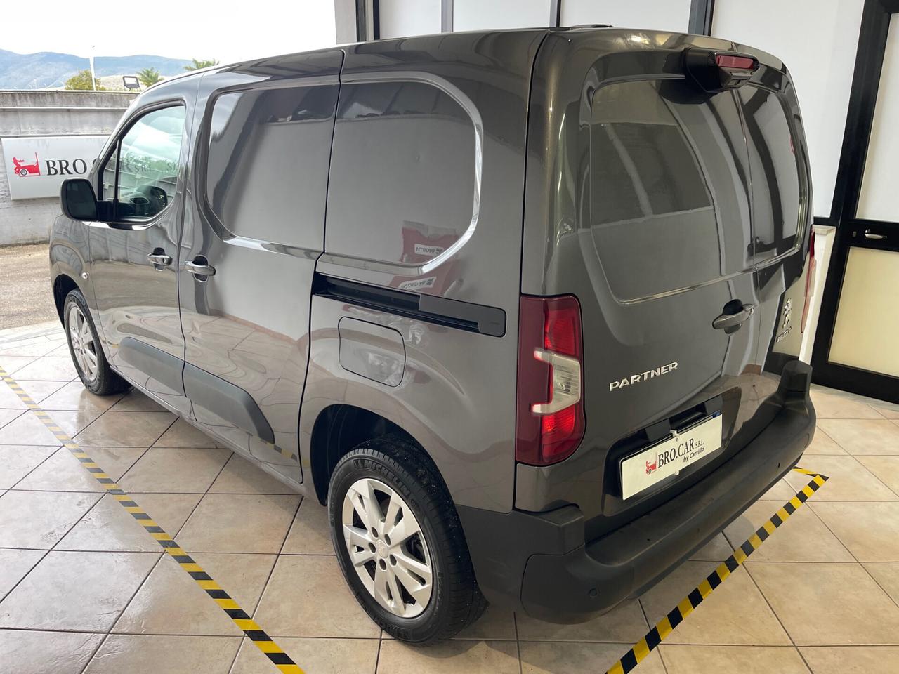 Peugeot Partner 1.5 BLUEHDI 130 CV Asphalt Cambio Automatico