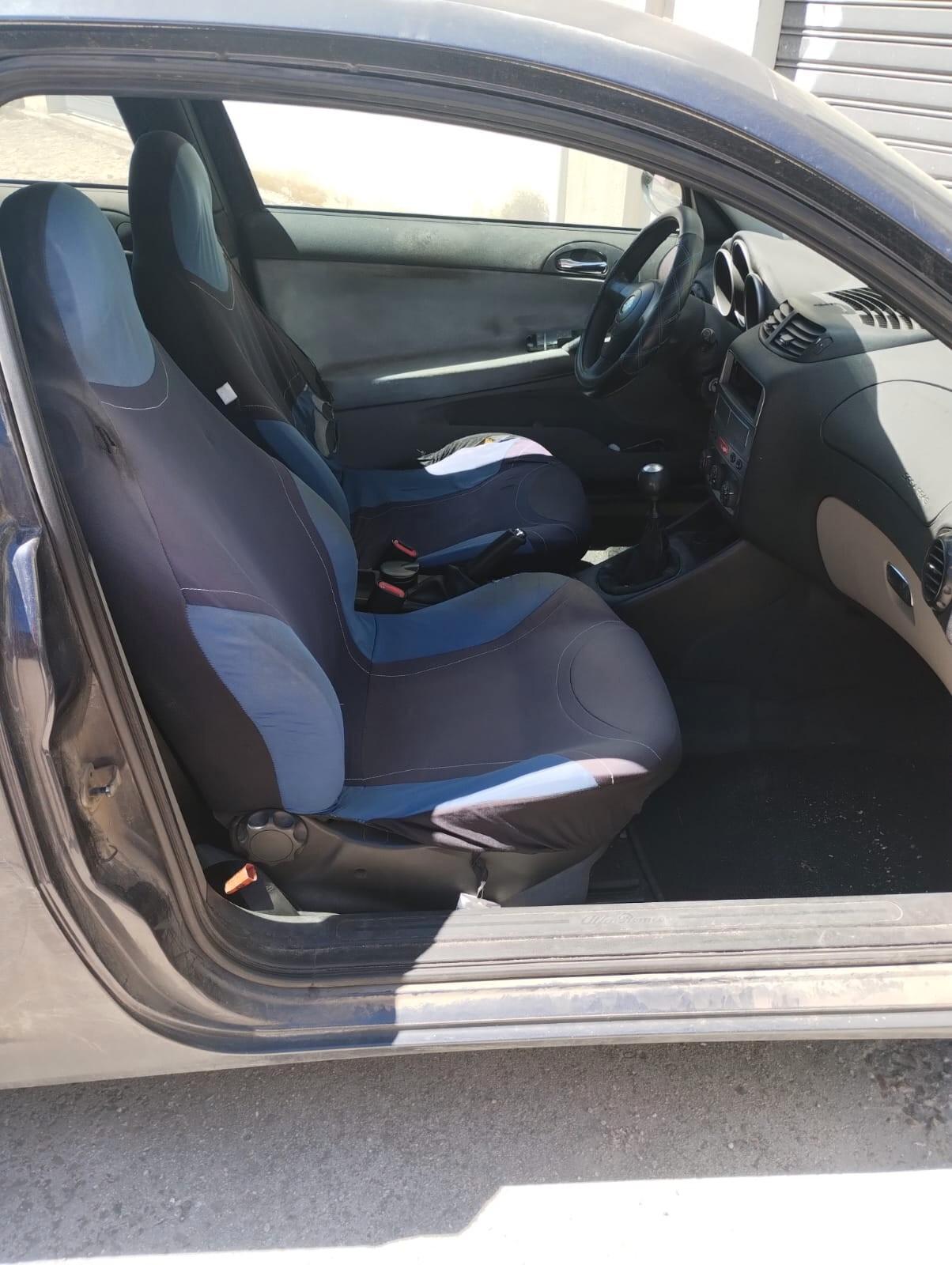 Alfa Romeo 147 1.9 JTD (115 CV) cat 3p. Distinctive