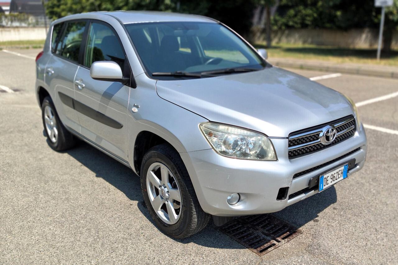 Toyota RAV 4 2.2 D-4D 136 CV Luxury