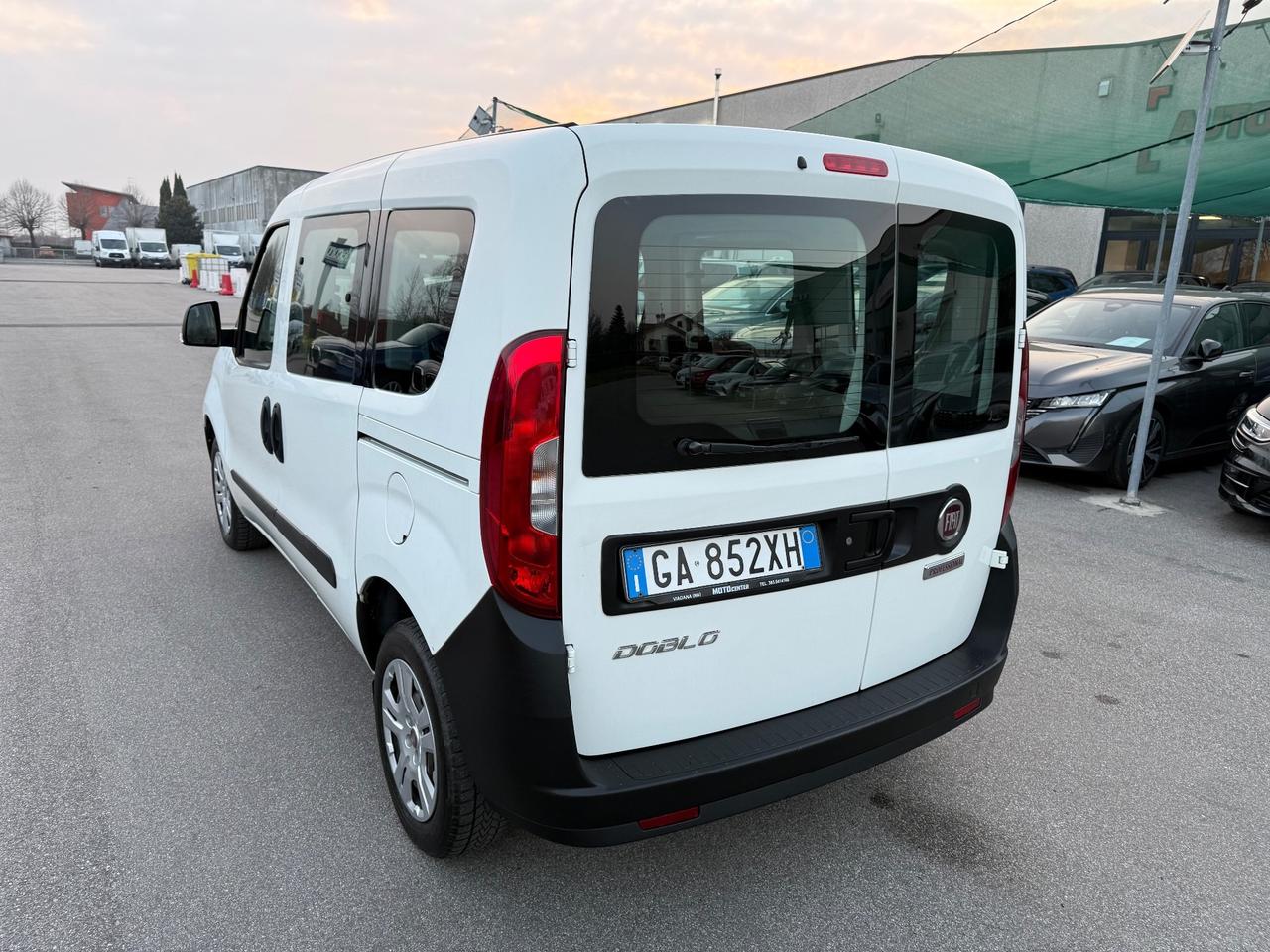Fiat Doblo Combi N1 Autocarro 5 POSTI