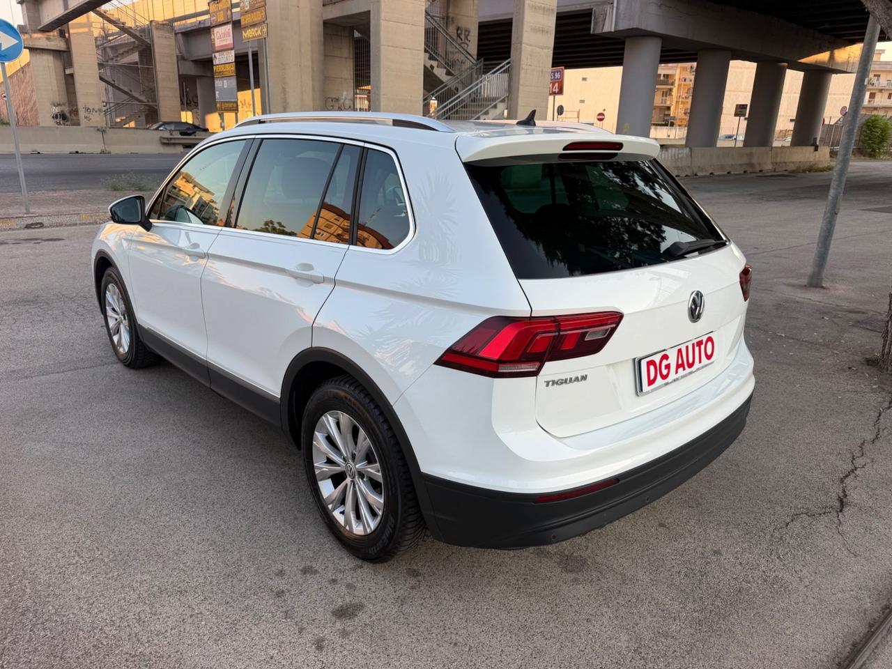 Volkswagen Tiguan 1.6 TDI 115 cv 2019 navigatore