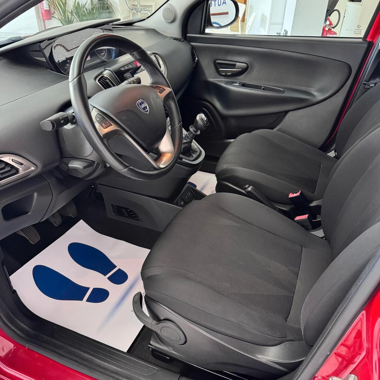 Lancia Ypsilon 1.2 69 CV GOLD