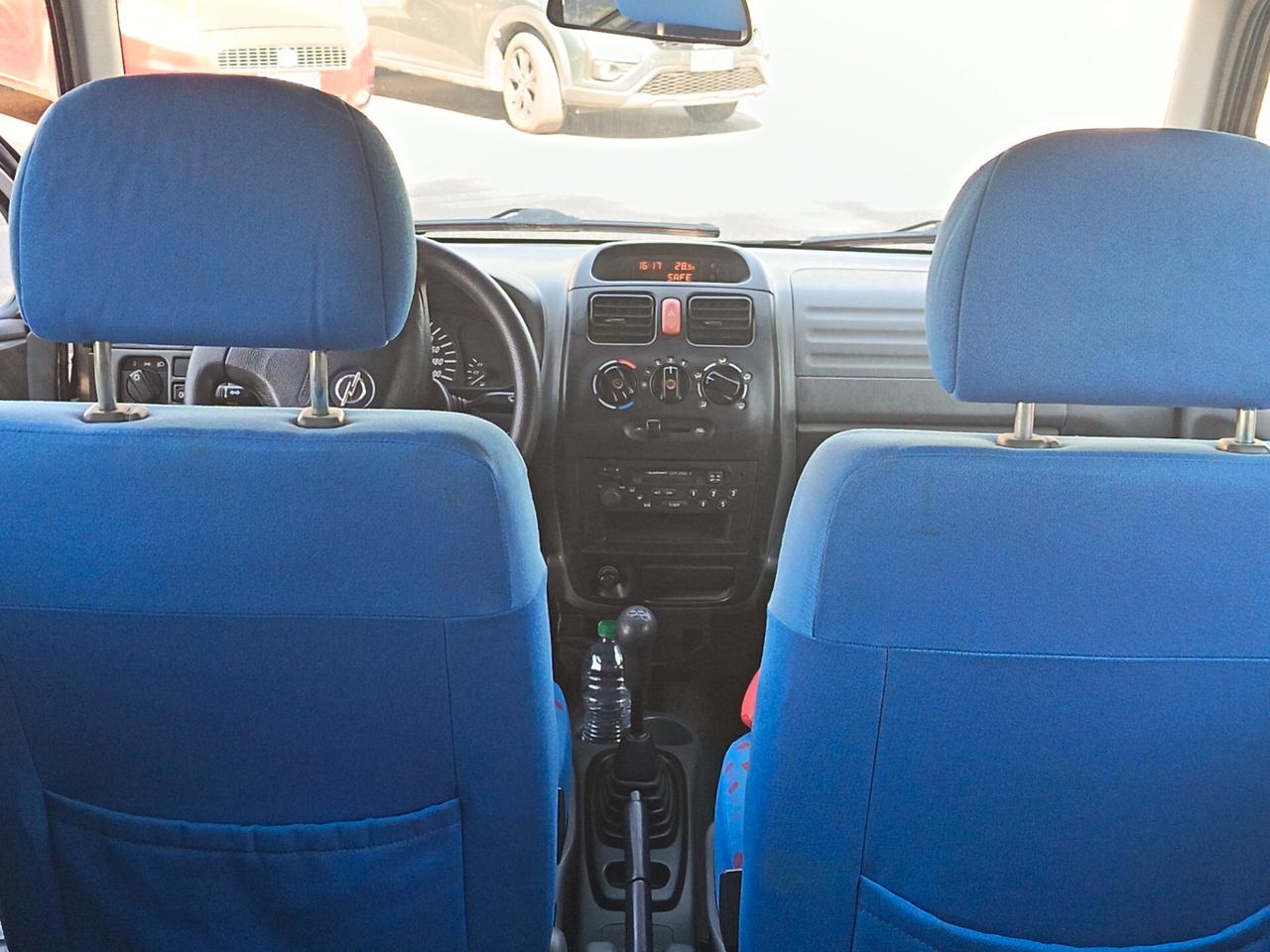 Opel Agila 1.2 16V Comfort