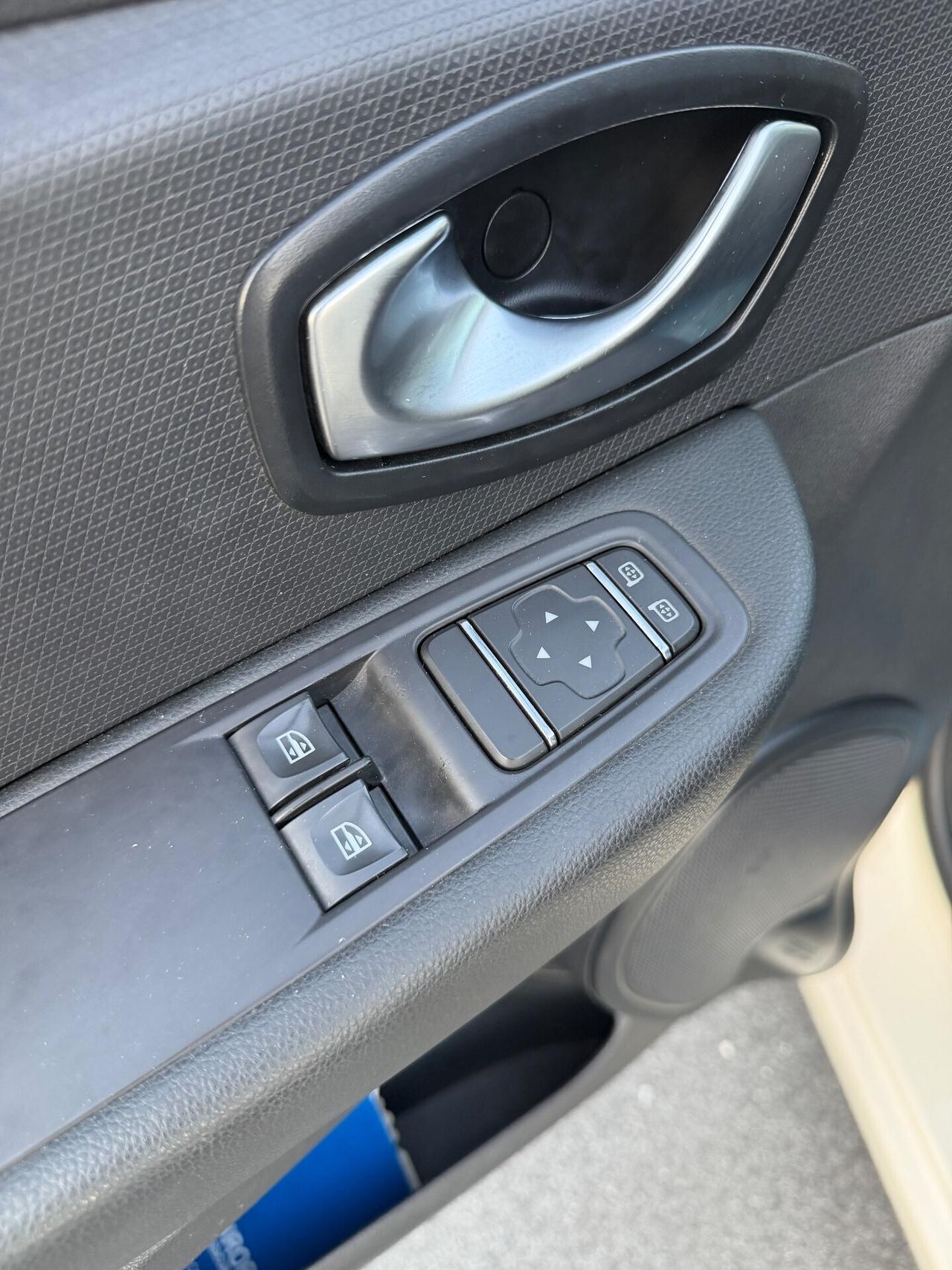 Renault Clio 1.2 75CV 5 porte / EURO 6 NEOPATENTATI