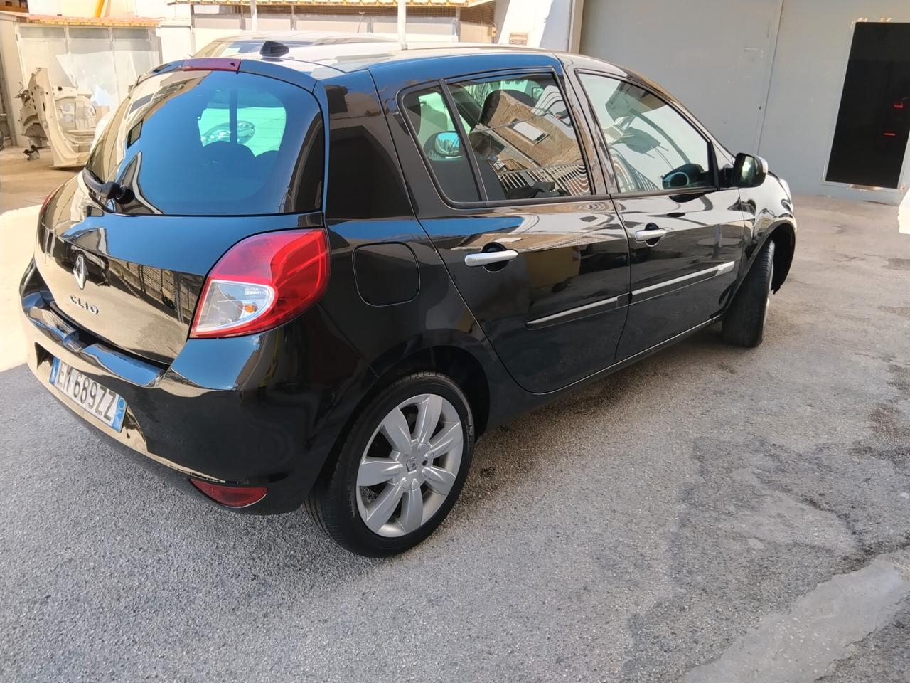 Renault Clio 1.2 16V 5 porte Dynamique