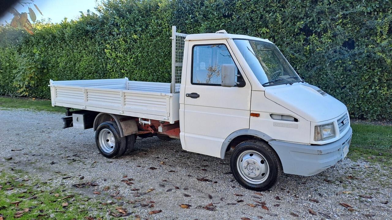 Iveco daily 35-8 RIBALTABILE tri laterale POCHI KM
