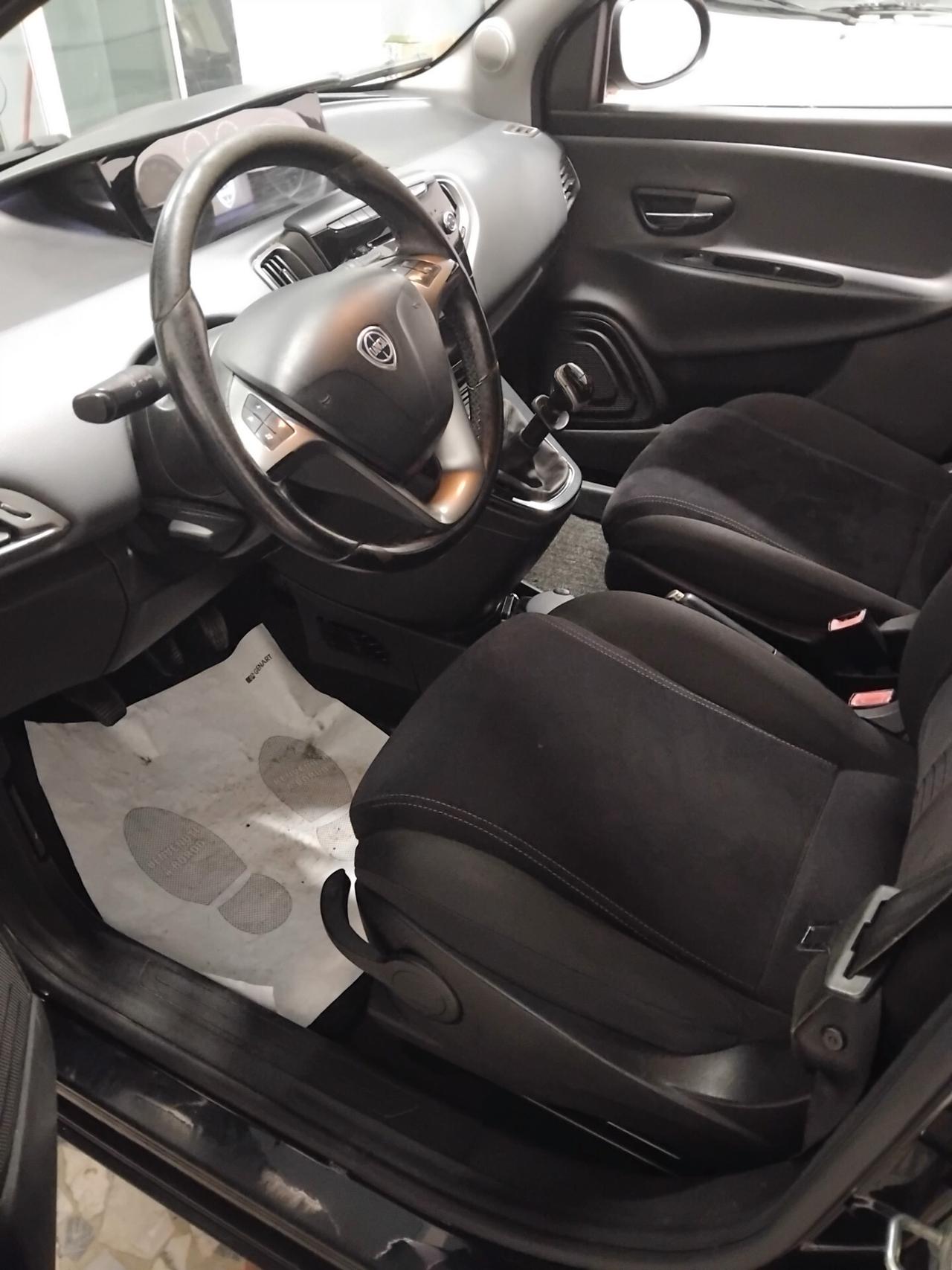 Lancia Ypsilon 0.9 TwinAir 85 CV 5 porte S&S Silver