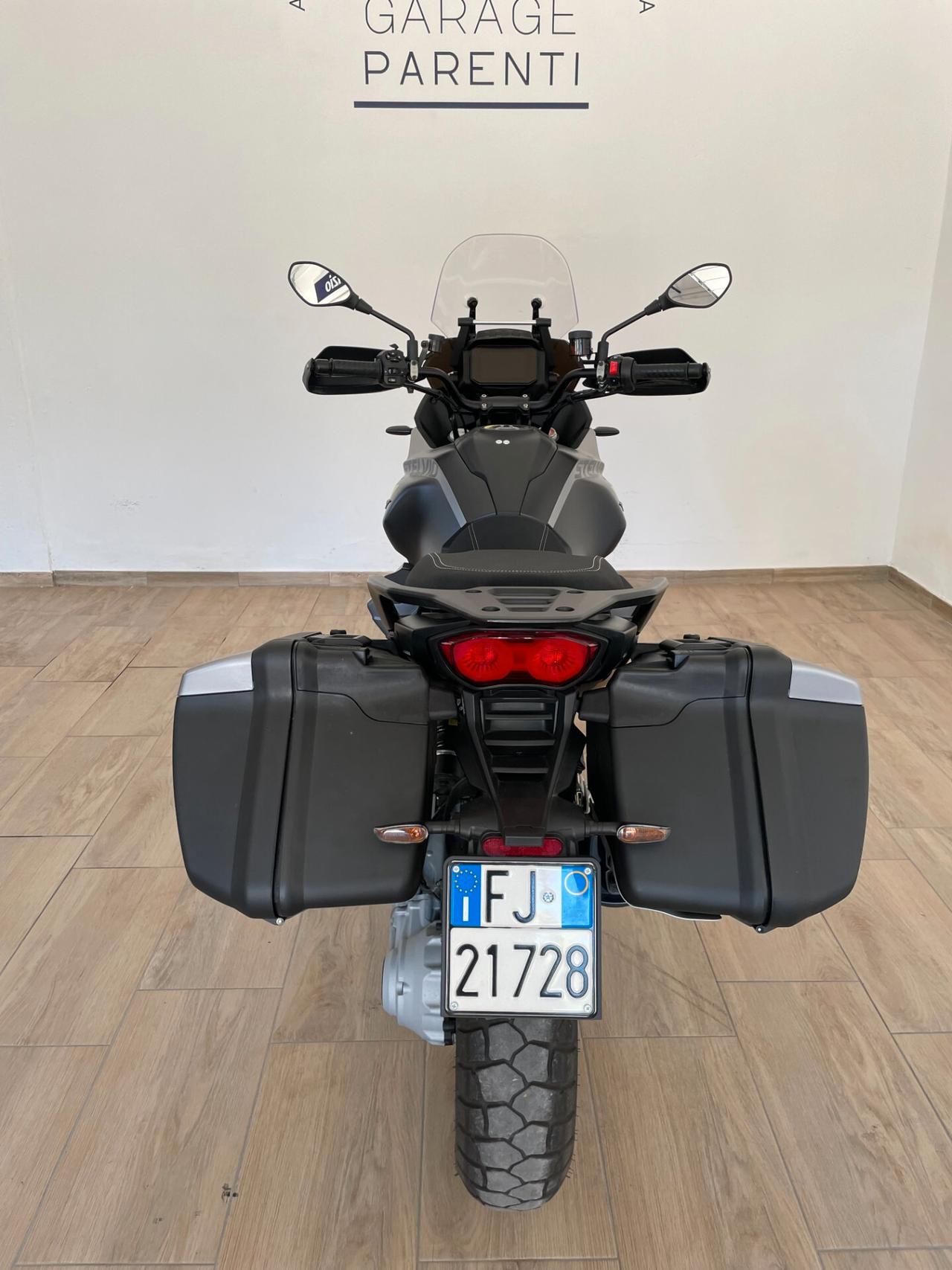 Moto Guzzi Stelvio