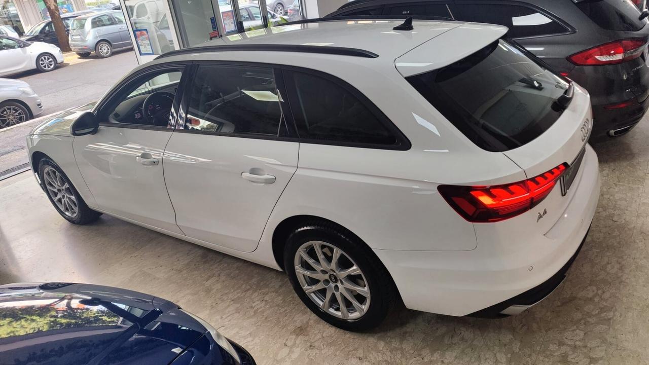 Audi A4 Avant 30 TDI 136 CV S tronic Business Hybrid
