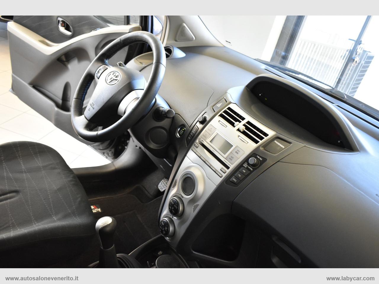 TOYOTA Yaris 1.4 D-4D 5p. Sol