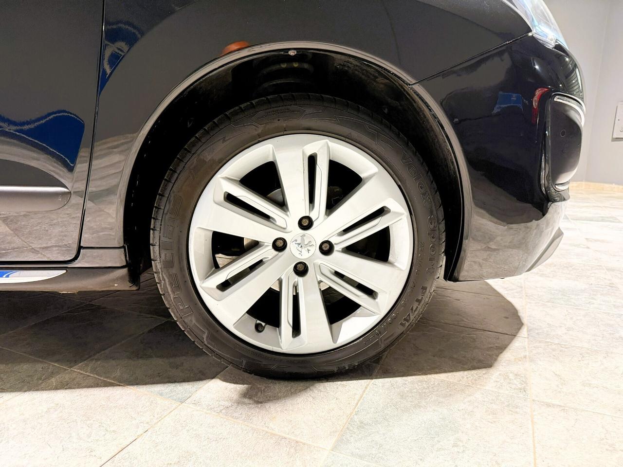 PEUGEOT 3008 1.6 BLUEHDI ALLURE CROSSWAY EAT6 HEAD