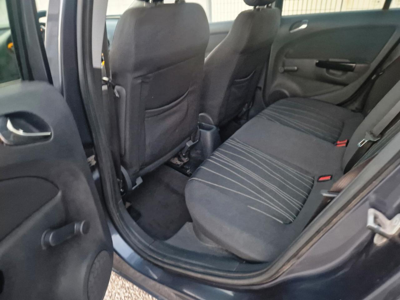 Opel Corsa 1.2 5 porte Cosmo