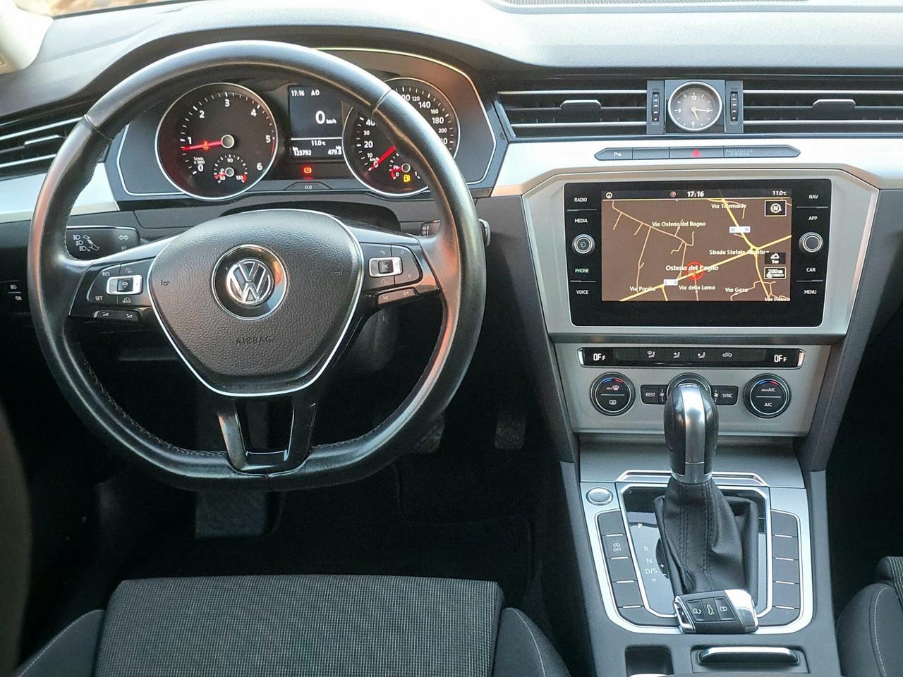 Volkswagen Passat 2.0 TDI DSG Comfortline Berlina