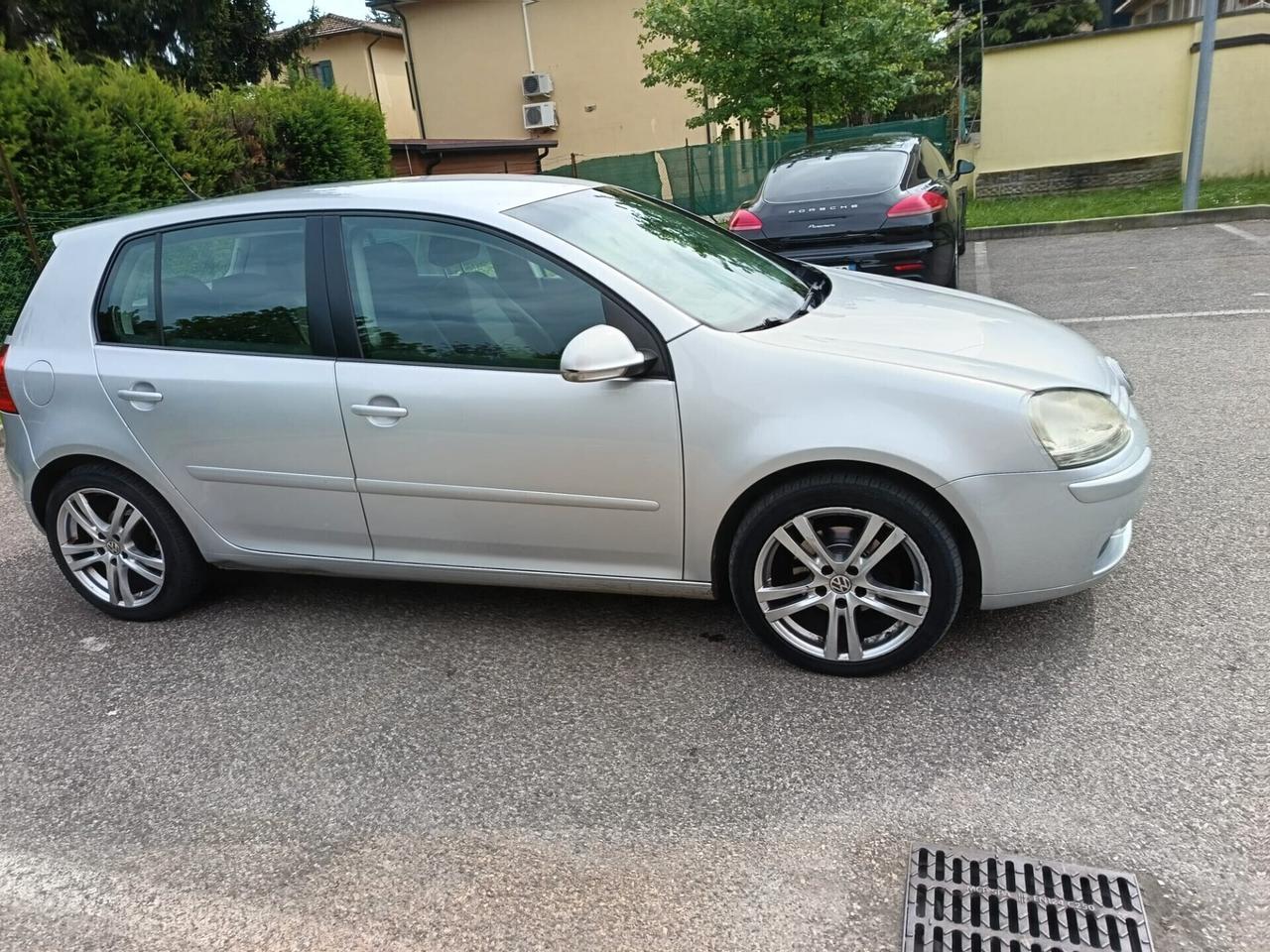 Volkswagen Golf 1.9 TDI 5p. Sportline