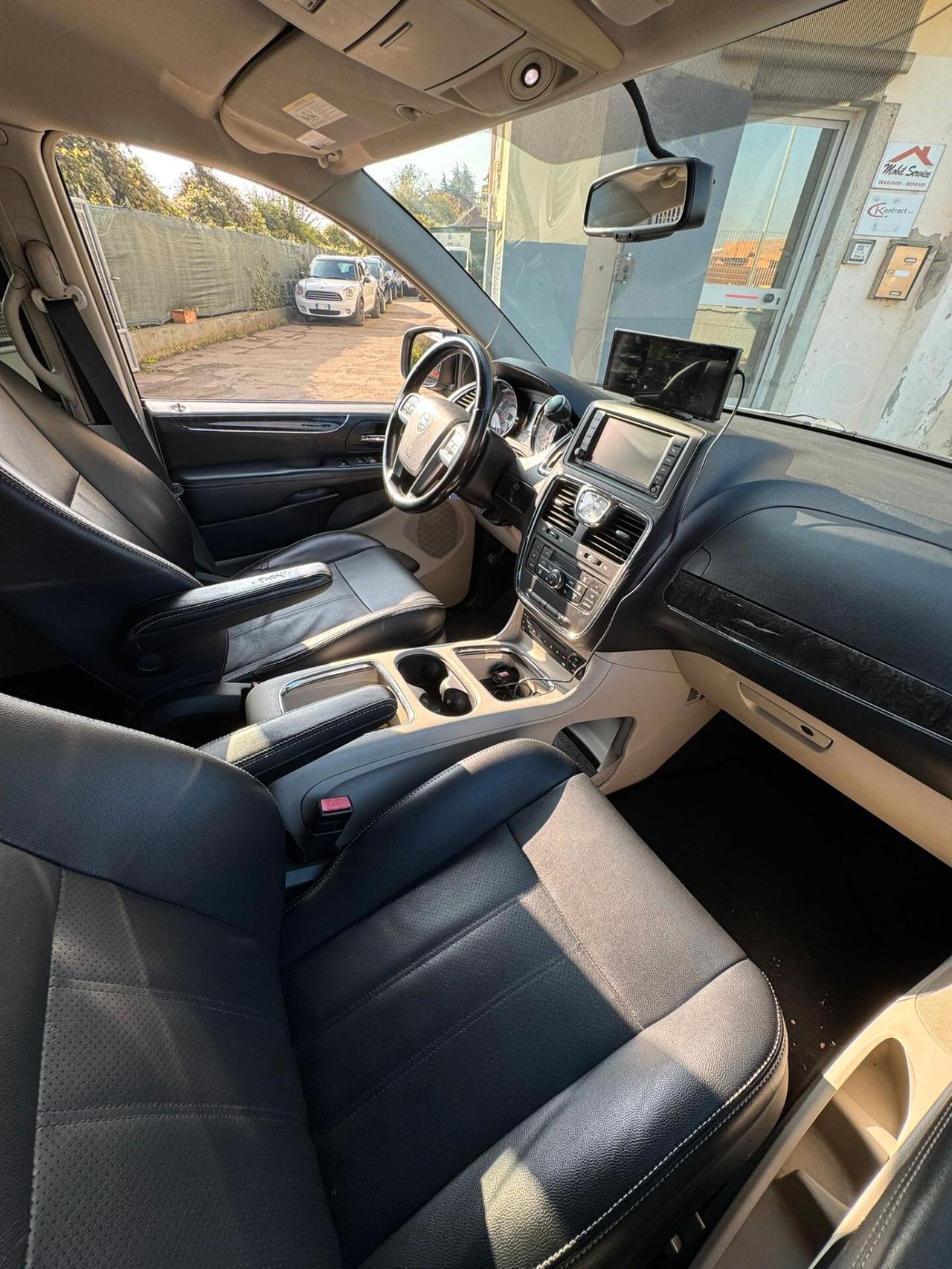 Lancia Voyager 2.8 Turbodiesel Platinum 163 CV