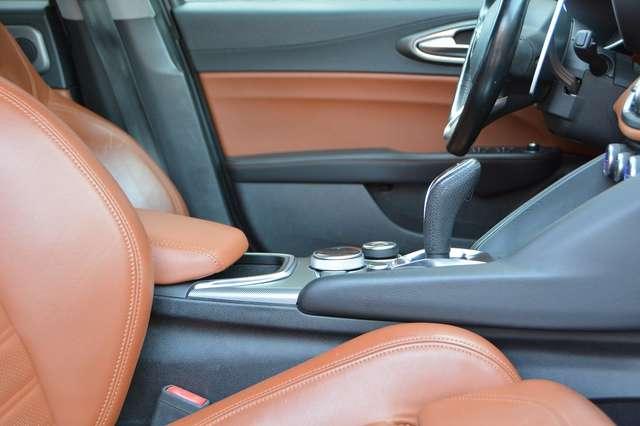 Alfa Romeo Giulia 2.2 t Veloce Q4 210 cv auto * VERDE VISCONTI *