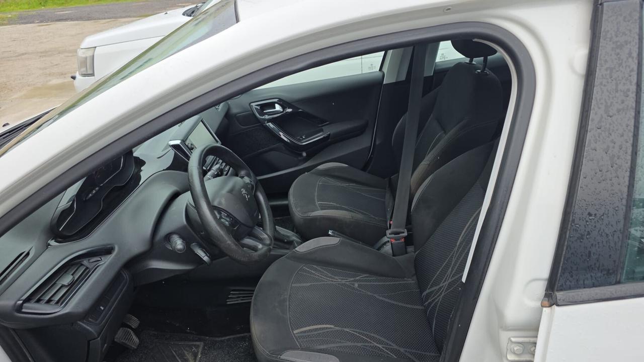 Peugeot 2008 1.2 VTi 82CV Access