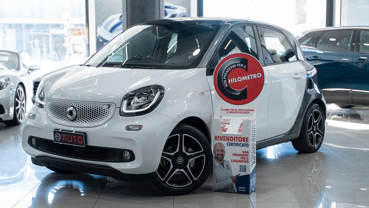 Smart ForFour 1.0 71 CV TWINAMIC 20th ANNIVERSARY 16" NAVI LED F