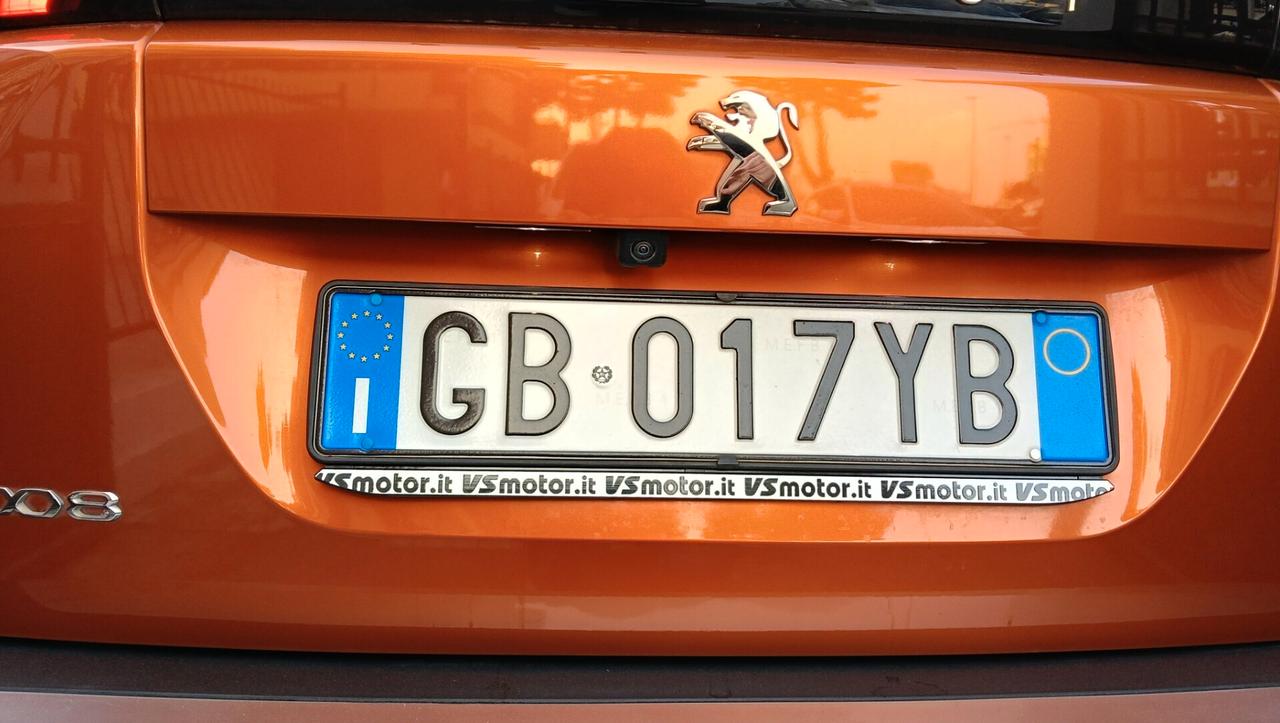 PEUGEOT 2008 1.2 BENZ-RETROC-NAVI