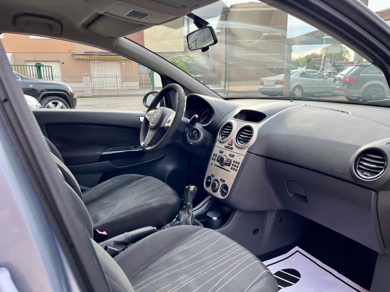 Opel Corsa 1.2 5 porte benzina