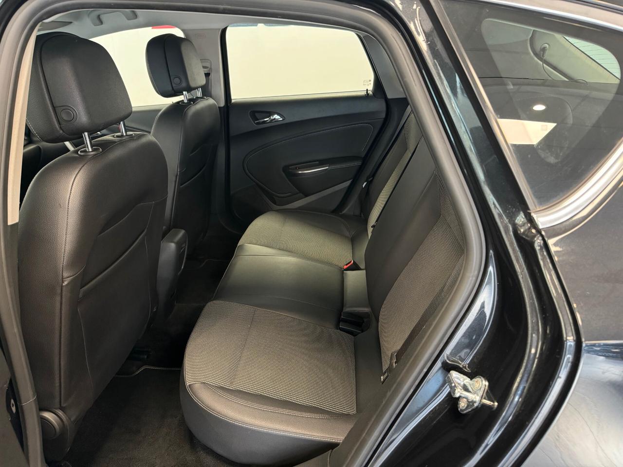 Opel Astra 1.6 115CV 5 porte Cosmo NEOPATENTATI