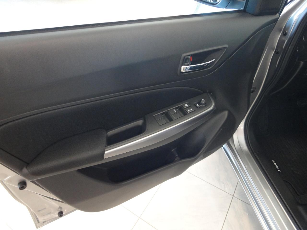 Suzuki Swift 1.2 Hybrid CVT Top Cambio Automatico