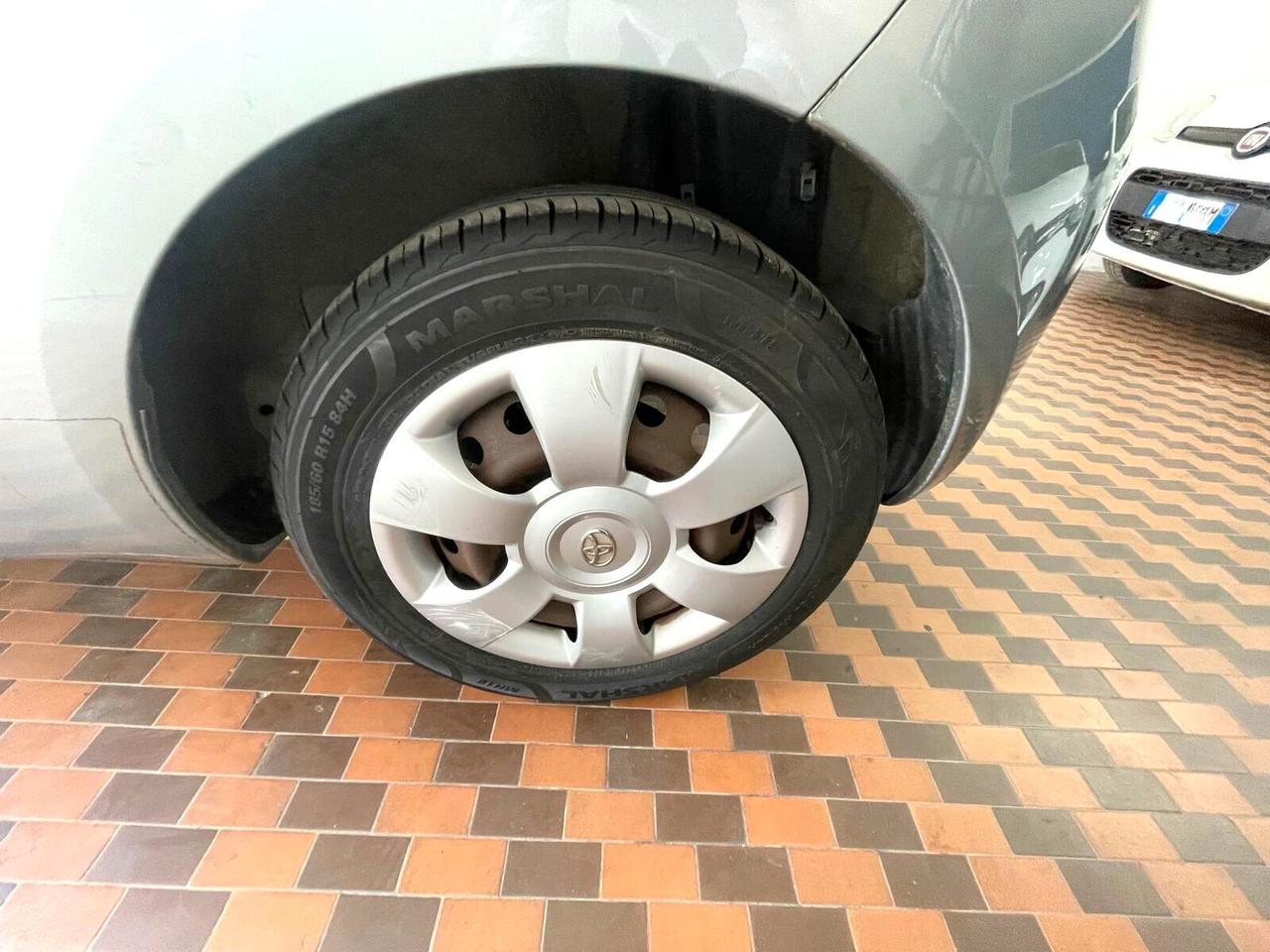 Toyota Yaris 1.0 3 porte