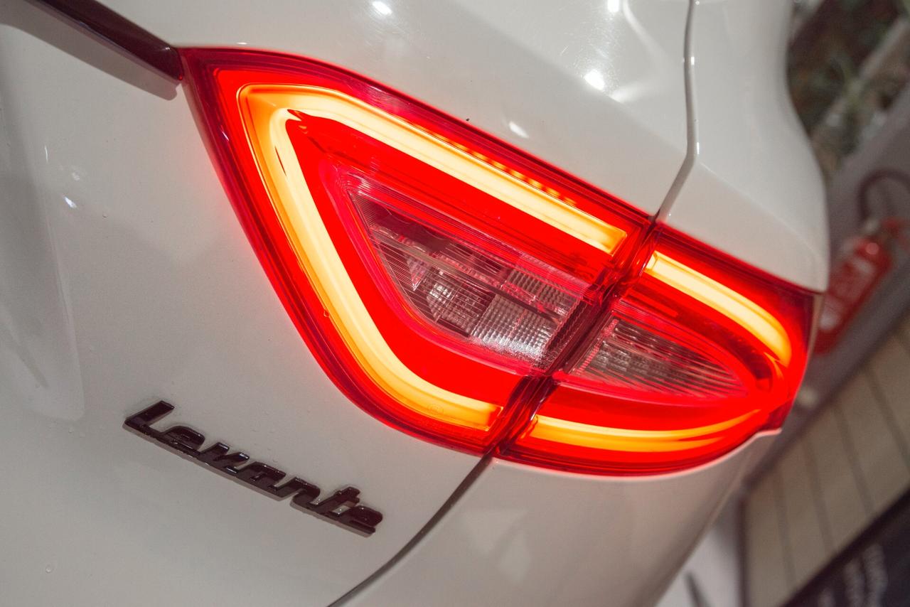 MASERATI LEVANTE 3.0 TDI 250CV V6 PELLE TOTALE TETTO APRIBILE NO SUPERBOLLO