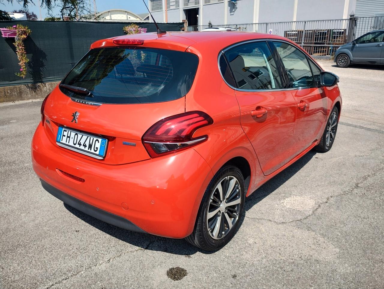 PEUGEOT 208 1.2 PureTech Turbo SeS GT Line Automatica 2017