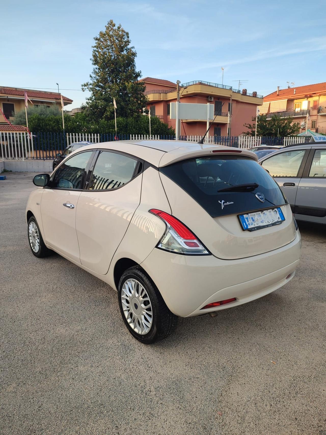 Lancia Ypsilon 1.3 MJT 16V 95 CV 5 porte S&S Silver