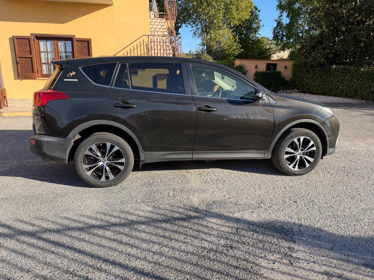 Toyota RAV 4 RAV4 2.2 D-4D 4WD Lounge