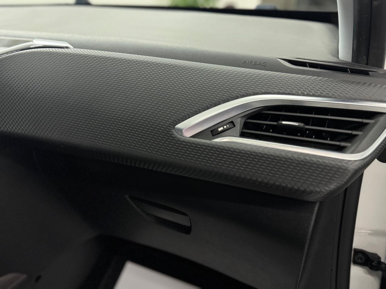 Peugeot 2008 PureTech 82 Allure