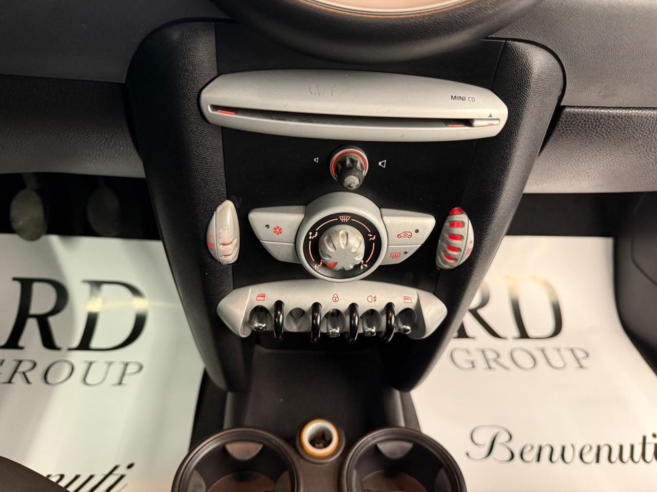 Mini 1.4 16V One ok neopatentati