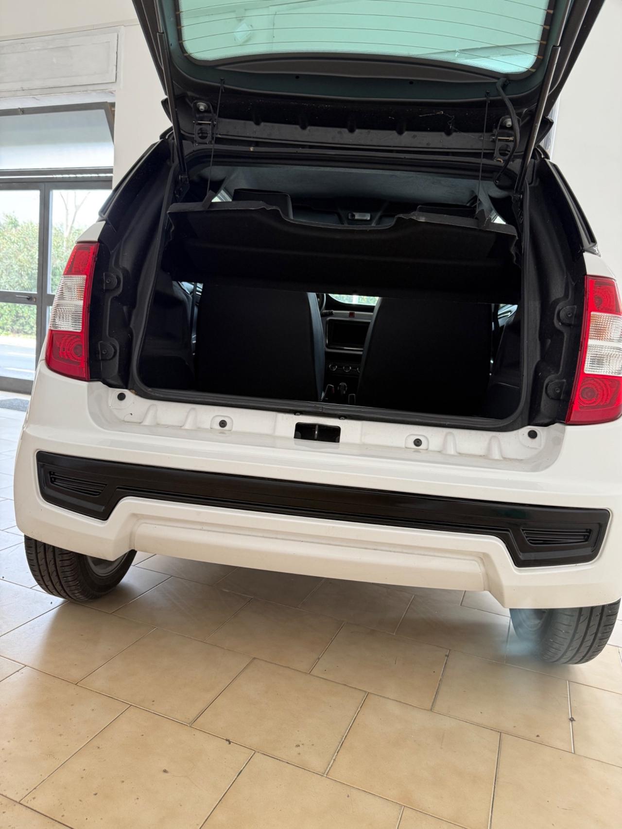 Ligier JS JS50 DCI Young Color