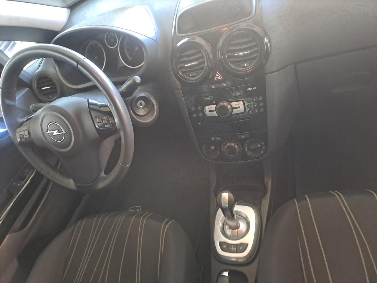 Opel Corsa 1.4 16V 5 porte Cosmo automatico