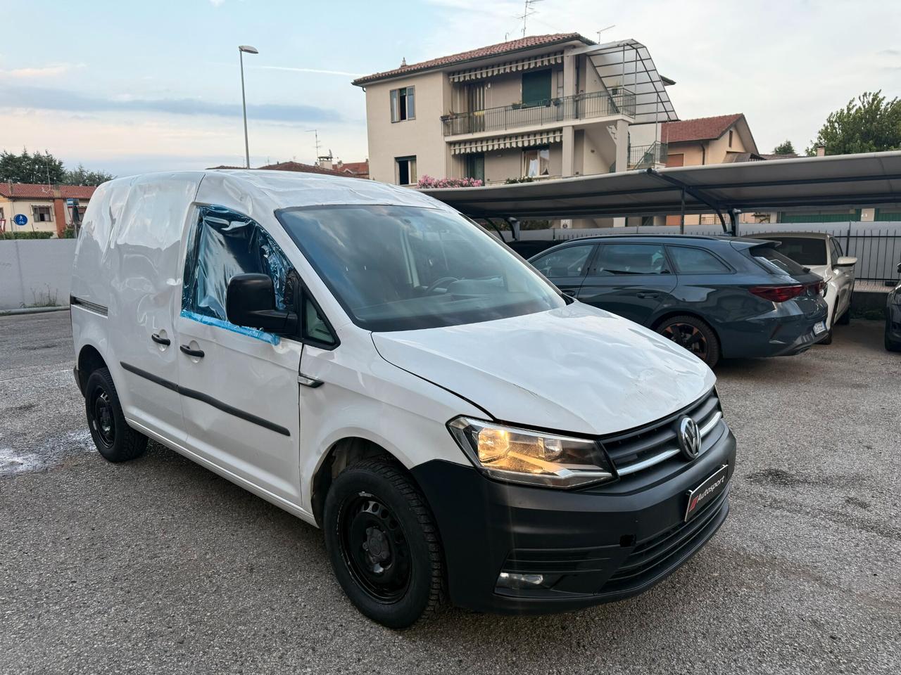 Volkswagen Caddy 2.0 TDI 122 CV 4MOTION VAN ! INCIDENTATO