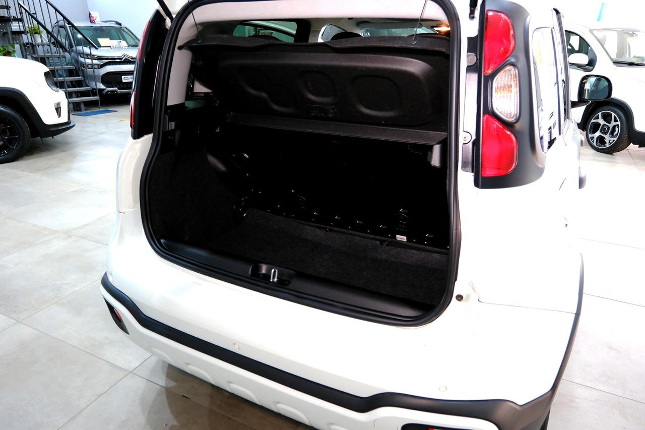 Fiat Panda Cross 1.0 HYBRID 70 cv CARPLAY