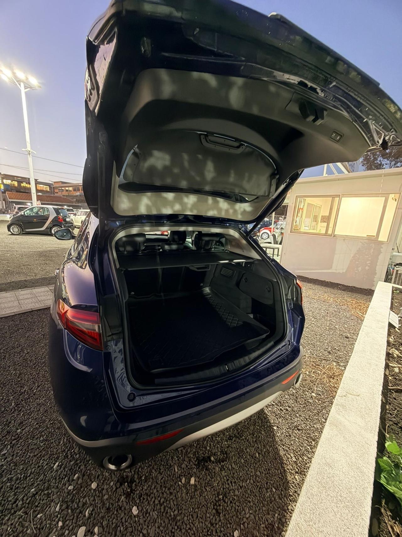 Alfa Romeo Stelvio 2.2 Jtdm Q4 Super