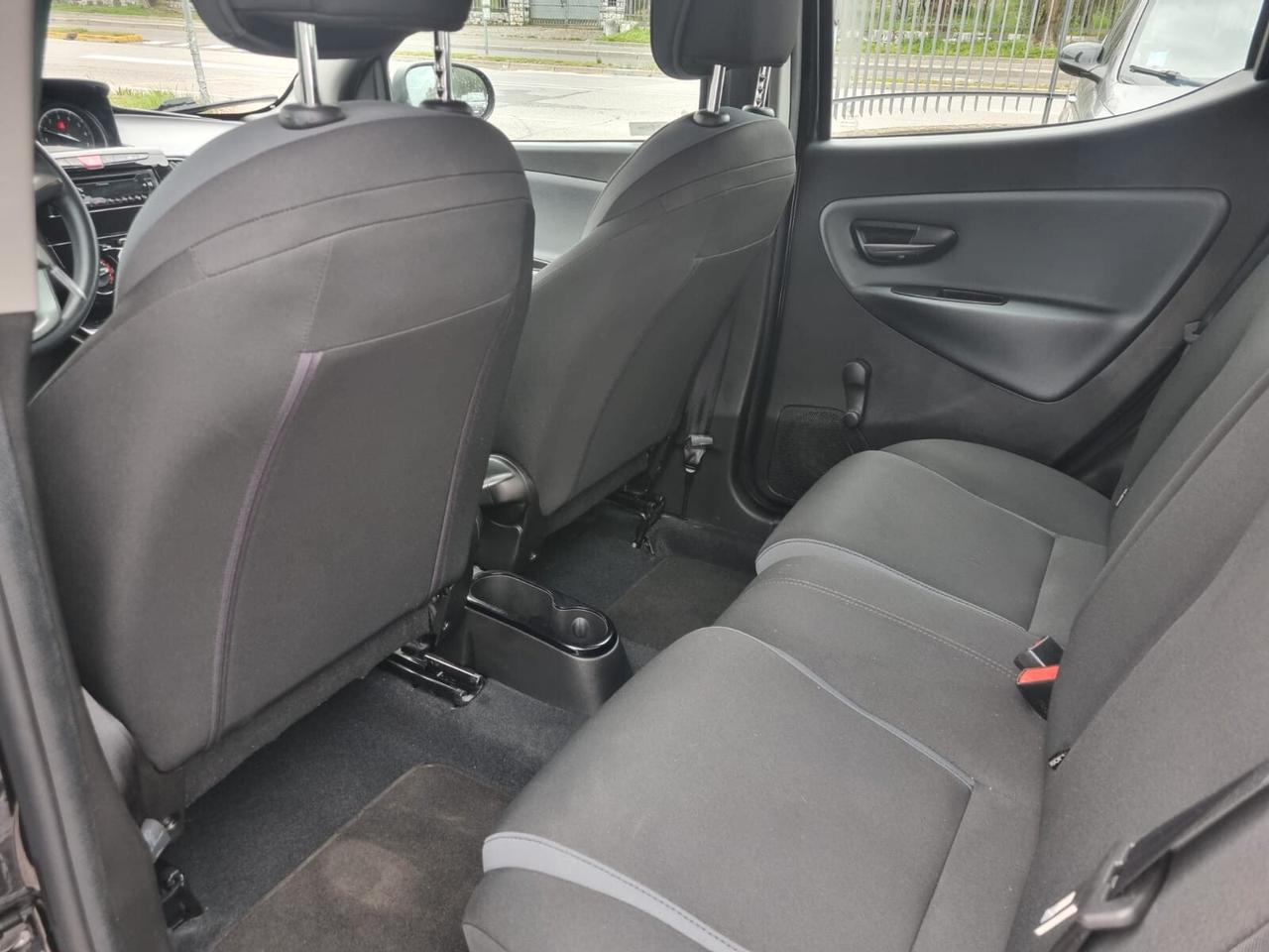 Lancia Ypsilon 1.2 69 CV 5 porte GPL Ecochic Silver