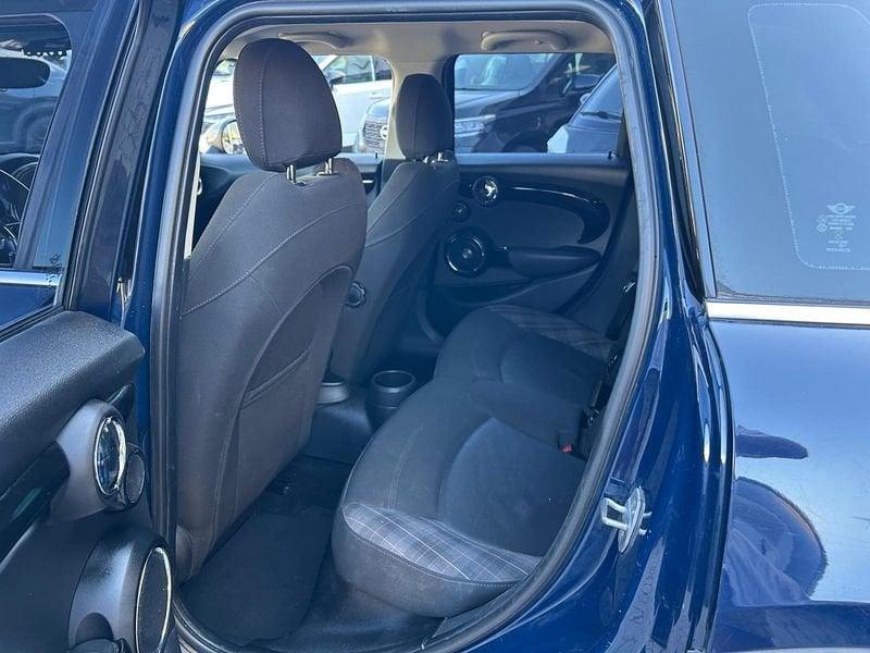 MINI Mini IV F55-F56 2014 5 Porte 2.0 Cooper SD Auto