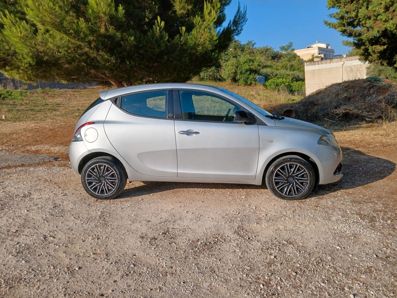 Lancia Ypsilon 1.0 Benzina