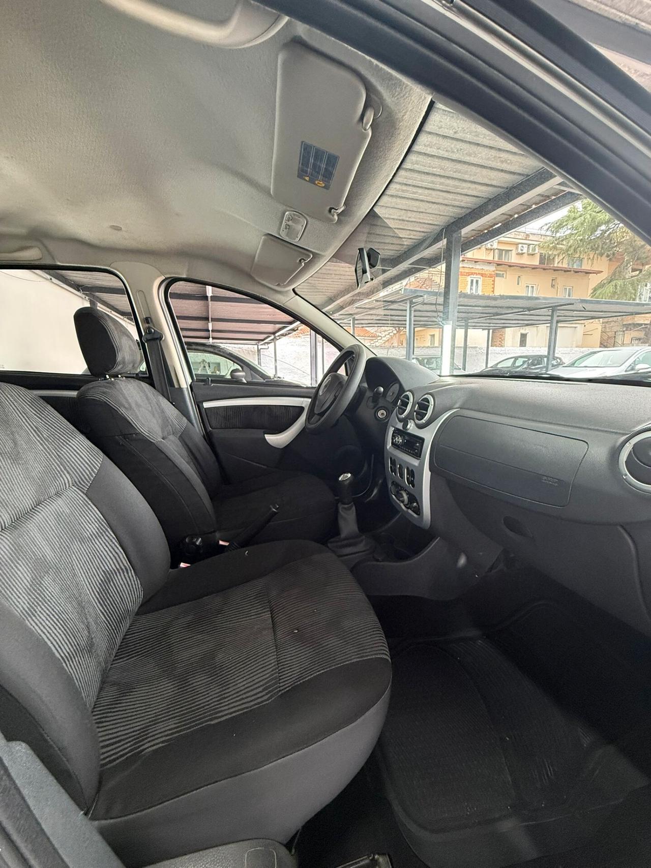 Dacia Sandero 1.2 16V Lauréate