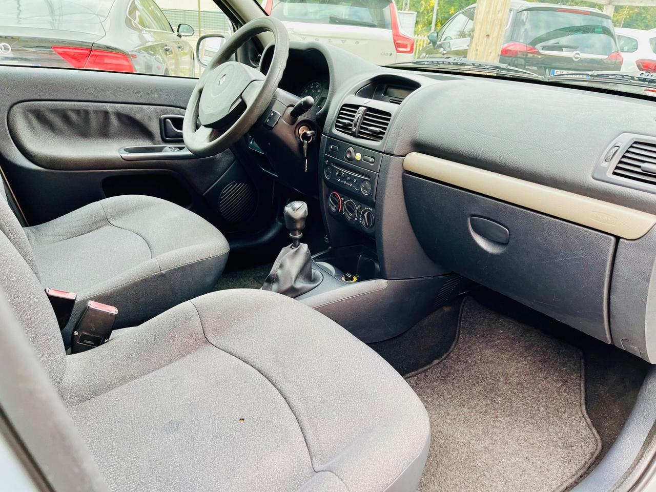 Renault Clio 1.2 cat 5 porte Confort Authentique