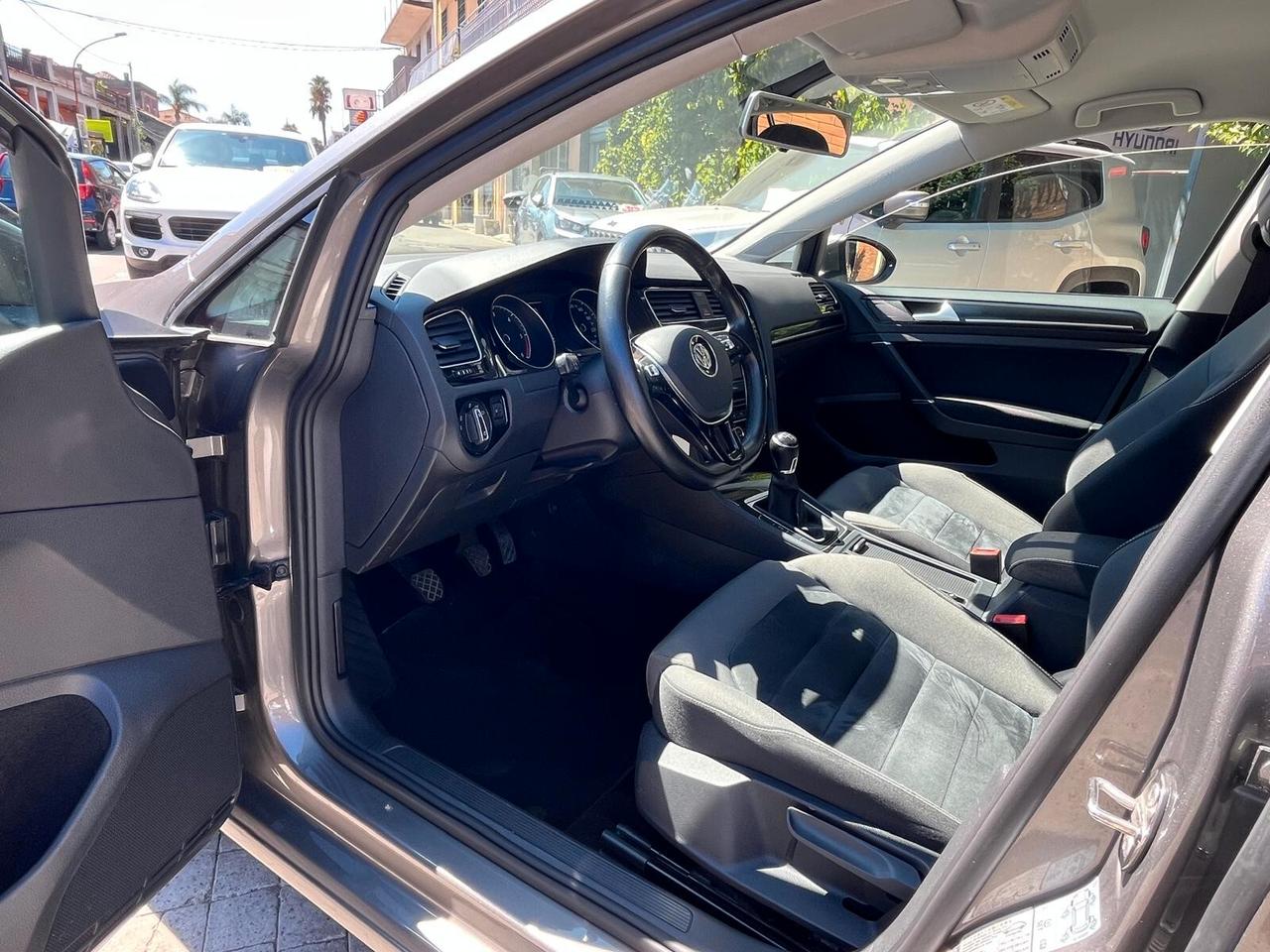Volkswagen Golf 1.6 TDI 5p. Highline BlueMotion Technology