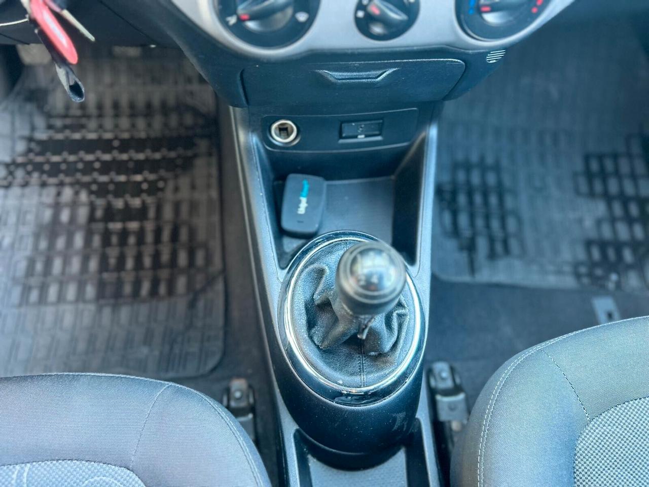 Hyundai i20 1.2 MPI MT Connectline