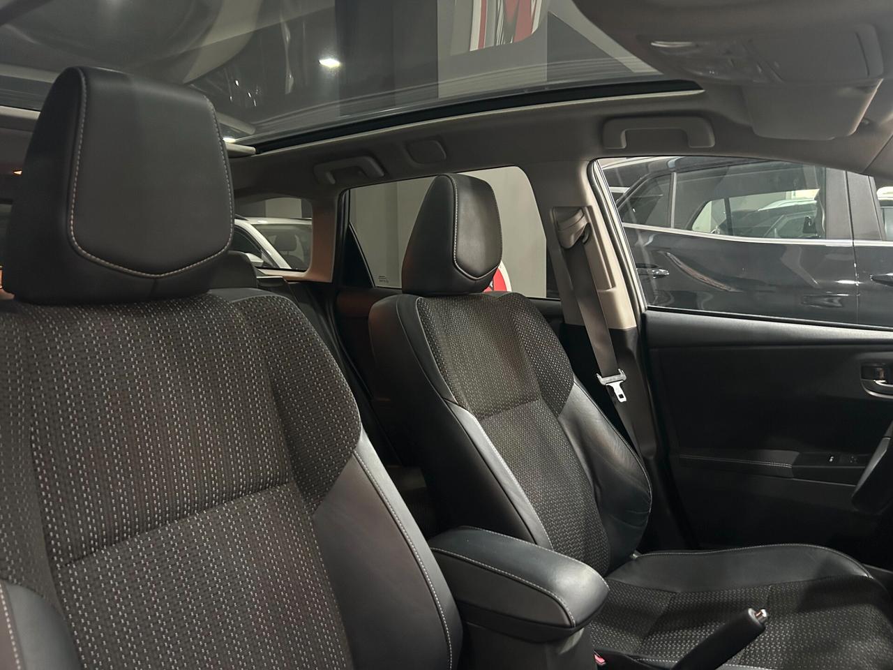 Toyota Auris Touring Sport 1.8 Hybrid Lounge 136cv +Tetto FULL
